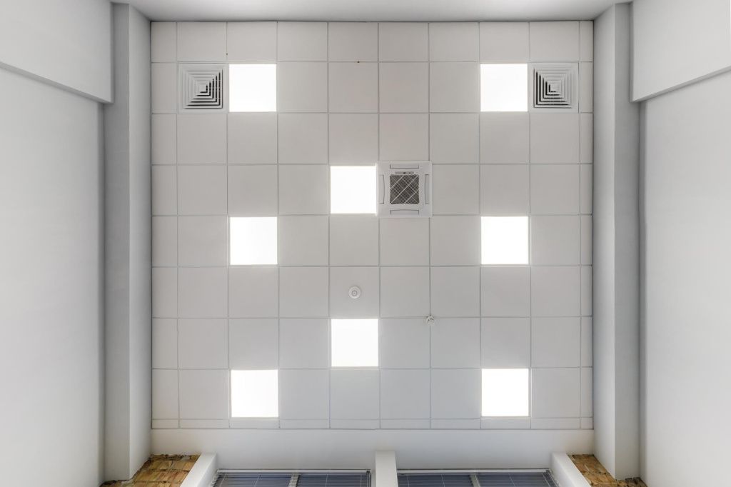 Светодиодные панели на потолке