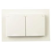 Штепсельная розетка встраиваемая двойная IEK BRITE 16А BR-R26-16-44-K10-F РСбш12-3-44-БрКр с кышкой в сборе бежевый IP44
