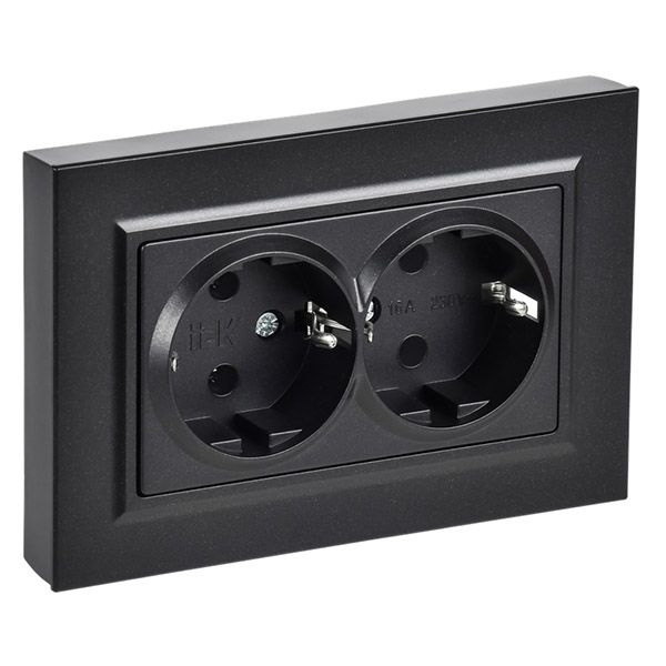 Штепсельная розетка встраиваемая двойная IEK BRITE 16А BR-R27-16-K02-F РСПл12-3-БрЧ с з/к без з/ш в сборе плоская черный