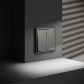 Проходной переключатель встраиваемый VOLTUM S70 двухклавишный 10А титан