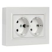 Штепсельная розетка встраиваемая двойная IEK BRITE 16А BR-R24-16-K01-F РСш12-3-БрБ с з/к и шторками в сборе белый