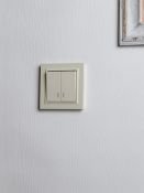 Выключатель встраиваемый двухклавишный с подсветкой IEK BRITE BR-V20-1-10-K10 ВС10-2-1-БрКр бежевый