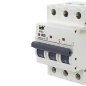 Автоматический выключатель 3-пол. 32А M10N C 10kA AR-M10N-3-C032 ARMAT IEK