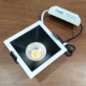 Встраиваемый светильник  12W Белый теплый Luminosity SQ IN 220V IP44 диммируемый куб черный с белой вставкой Уценка!