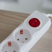 удлинитель с заземлением и выключателем Uniel UL-00001747 S-S-GSU5-5 WHITE 5м. Universal