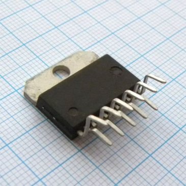 микросхема LM4700