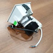 Встраиваемый светильник  10W Белый теплый Luminosity SQ IN 220V IP44 диммируемый квадратный белый с черной вставкой Уценка!