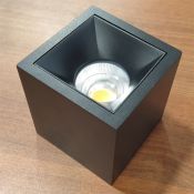 Накладной светильник  12W Белый теплый Luminosity INTER 220V диммируемый куб черный Уценка!