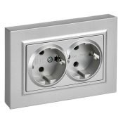 Штепсельная розетка встраиваемая двойная IEK BRITE 16А BR-R28-16-K47-F РСшПл12-3-БрА с з/к и шторками в сборе плоская алюминий