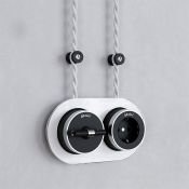 Изолятор пластиковый черный матовый WERKEL Vintage W6433408