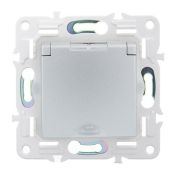 Штепсельная розетка встраиваемая IEK SKANDY 16А SK-R16-16-44-K23 SK-R11S с з/к без з/ш и крышкой серебряный IP44