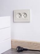 Штепсельная розетка встраиваемая двойная IEK BRITE 10А BR-R23-10-K10-F РСш12-2-БрКр без з/к с з/ш в сборе бежевый