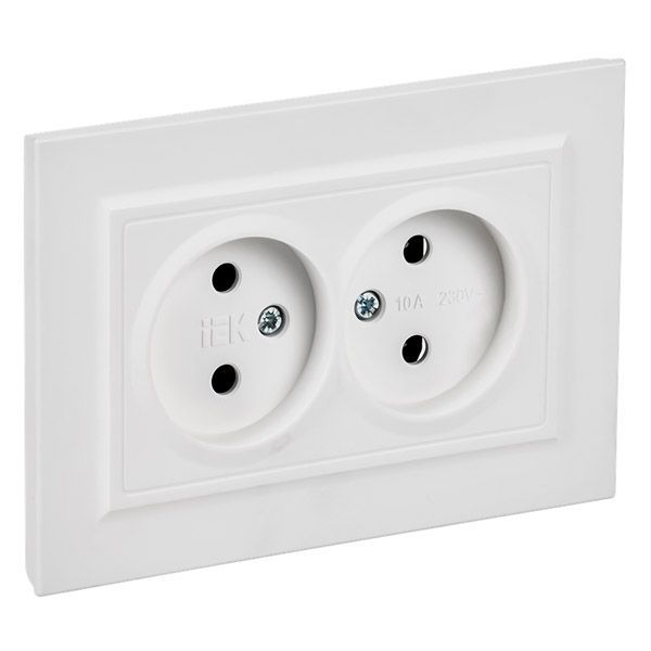 Штепсельная розетка встраиваемая двойная IEK BRITE 10А BR-R20-10-K91-F РС12-2-БрАБ без з/к без шторок в сборе белый