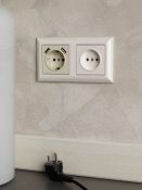 Рамка пластик 2 поста IEK BRITE BR-M22-12-1-K10 РУ-2-Бр бежевый/жемчуг