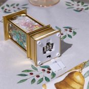 фигурка  светодиодная на батарейках «Золотистый фонарь с медвежонком» 5х12х5 см, пластик,AG13х3, свечение тёплое белое