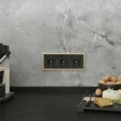 Рамка металлическая 3 поста WERKEL Baguette W0032852 черный/латунь