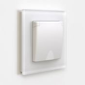 Штепсельная розетка встраиваемая WERKEL 16A 250V WL11-SKGSC-01-IP44 / W1171261  с/з, шторками и защитной крышкой белый матовый