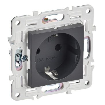 Штепсельная розетка встраиваемая IEK SKANDY 16А SK-R14-16-1-K48 SK-R06T с з/к и шторками безвинтовое крепление титан