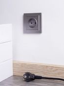Штепсельная розетка встраиваемая IEK BRITE 10А BR-R10-10-K46-F РСР10-1-0-БрС без з/к и шторками в сборе сталь