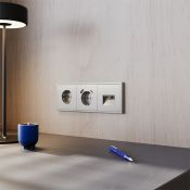 Рамка пластиковая VOLTUM S70 на 3 поста шелк