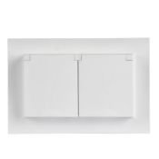 Штепсельная розетка встраиваемая двойная IEK BRITE 16А BR-R26-16-44-K91-F РСбш12-3-44-БрАБ с з/к и шторками с крышкой арктический белый IP44