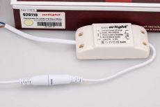 Встраиваемый светильник-панель  21W Белый теплый  020119 DL-225M-21W  220V IP20 круглый белый