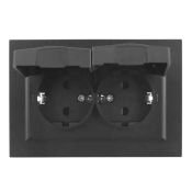Штепсельная розетка встраиваемая двойная IEK BRITE 16А BR-R26-16-44-K02-F РСбш12-3-44-БрЧ с крышкой в сборе черный IP44