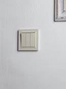 Выключатель встраиваемый трехклавишный IEK BRITE BR-V30-0-10-K10 ВС10-3-0-БрКр бежевый