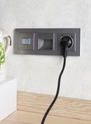 Рамка стеклянная 3 поста IEK BRITE BR-M32-G-K03 РУ-3-2-БрСе серый