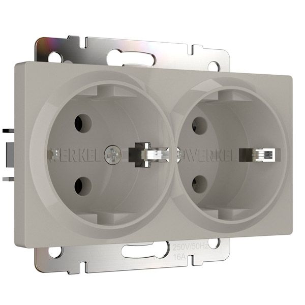 Штепсельная розетка встраиваемая двойная WERKEL 16A 250V W1272004 IP20 с/з дымчатый