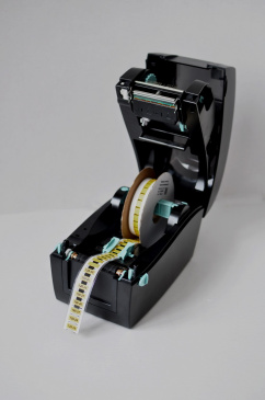 Термотрансферный принтер Godex RT200M, разрешение печати 203 dpi, ширина печати 54 мм,  интерфейсы подключения: USB, Serial port, Ethernet