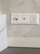 Рамка пластик 3 поста IEK BRITE BR-M32-12-K01 РУ-3-Бр белый/белый