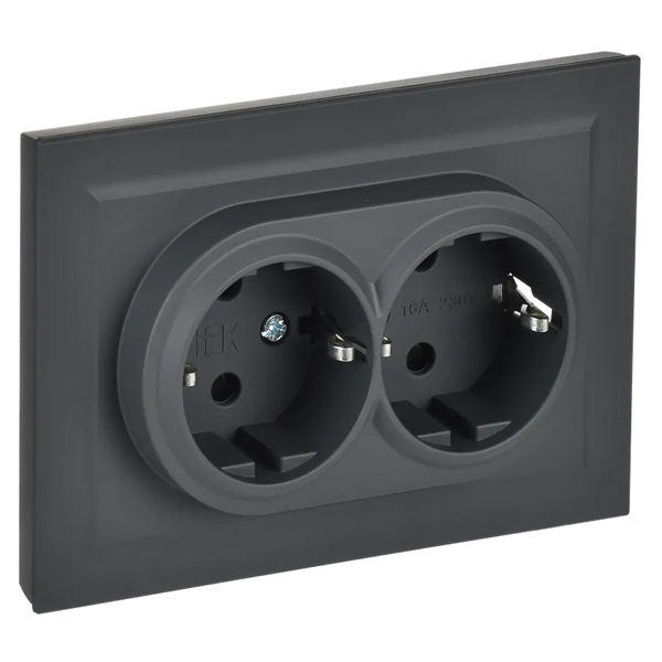 Штепсельная розетка встраиваемая двойная IEK BRITE 16А BR-R24-16-K53-F РСш12-3-БрГ с з/к и шторками в сборе графит