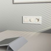Штепсельная розетка встраиваемая WERKEL 16A 250V W1171762 с/з, шторками и USB тип A+C айвори матовый