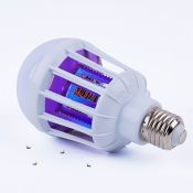 Лампа-ловушка светодиодная для летающих насекомых UL-00012747 LED-А75-10W-6500К-E27-FR-MKL 6500K+UV и UV