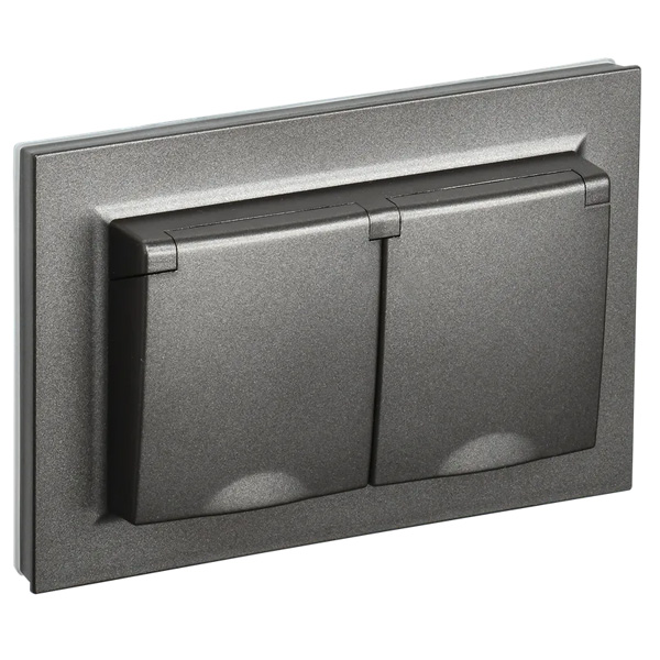 Штепсельная розетка встраиваемая двойная IEK BRITE 16А BR-R26-16-44-K45-F РСбш12-3-44-БрТБ с крышкой в сборе бронза IP44