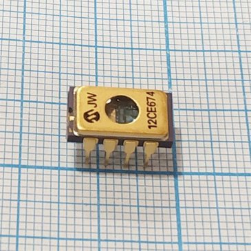 микросхема PIC12CE674/JW