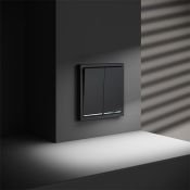 Проходной переключатель встраиваемый VOLTUM S70 двухклавишный с подсветкой 10А графит