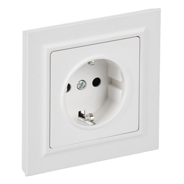 Штепсельная розетка встраиваемая IEK BRITE 16А BR-R14-16-K91-F РСР14-1-0-БрАБ с з/к и шторками в сборе арктический белый