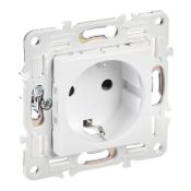 Штепсельная розетка встраиваемая IEK SKANDY 16А SK-R14-16-K01 SK-R04W с з/к без з/ш арктический белый Штепсельная розетка встраиваемая IEK SKANDY 16А SK-R14-16-K01 SK-R04W с з/к без з/ш арктический белый