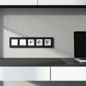 Рамка пластик 5 постов WERKEL Slab W0052908 черный софт