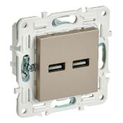 Розетка встраиваемая USB IEK SKANDY A+A 3,1А SK-U21-D31-K37 SK-R15Sh шампань