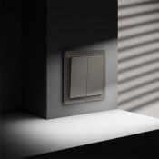 Проходной переключатель встраиваемый VOLTUM S70 двухклавишный 10А шелк