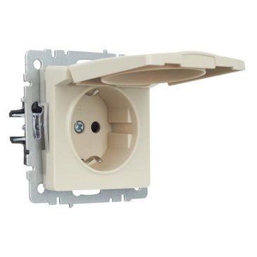Штепсельная розетка встраиваемая IEK BRITE 16А BR-R16-16-44-K10 РСбш10-3-44-БрКр с з/к и шторками с крышкой бежевый IP44
