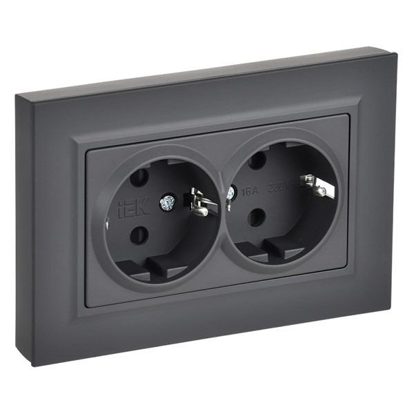 Штепсельная розетка встраиваемая двойная IEK BRITE 16А BR-R28-16-K53-F РСшПл12-3-БрГ с з/к и шторками в сборе плоская графит