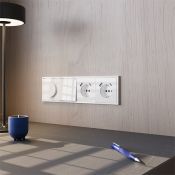 Розетка встраиваемая VOLTUM S70 с заземлением и защитными шторками 16А с USB A+A белый глянцевый