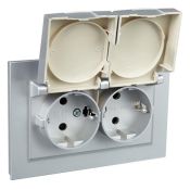 Штепсельная розетка встраиваемая двойная IEK BRITE 16А BR-R26-16-44-K47-F РСбш12-3-44-БрА с крышкой в сборе алюминий IP44