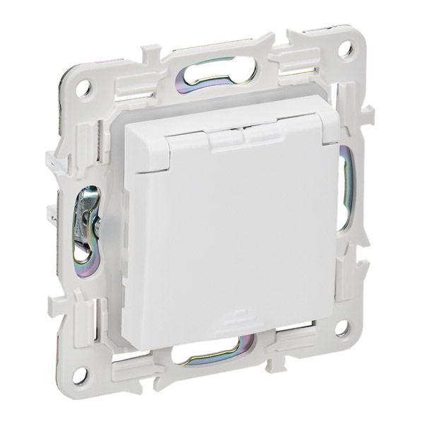 Штепсельная розетка встраиваемая IEK SKANDY 16А SK-R16-16-44-K01 SK-R11W с з/к без з/ш и крышкой арктический белый IP44