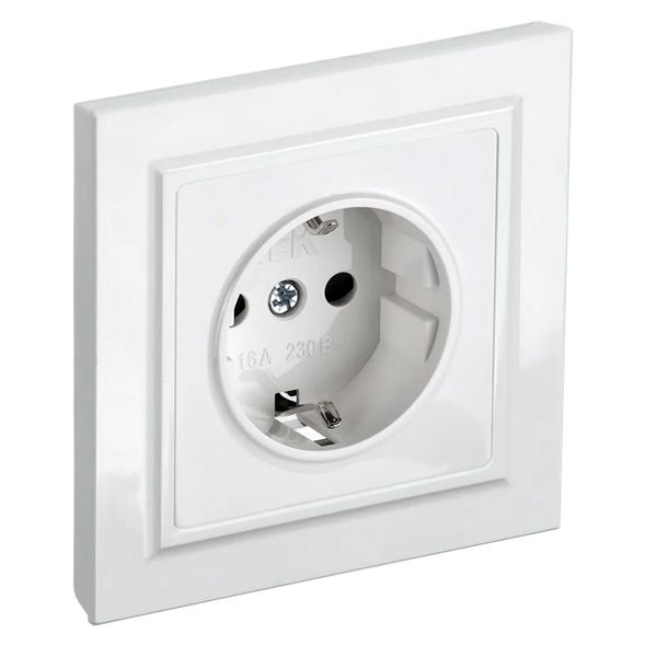Штепсельная розетка встраиваемая IEK BRITE 16А BR-R14-16-K01-F РСР14-1-0-БрБ с з/к и шторками в сборе белый