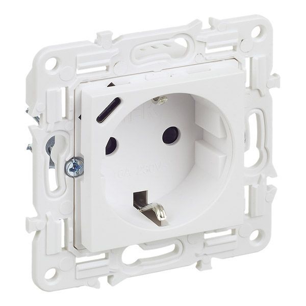 Штепсельная розетка встраиваемая IEK SKANDY 16А SK-R14-16-U14-018-K01 SK-R17W с з/к и шторками с USB A+C 18Вт арктический белый